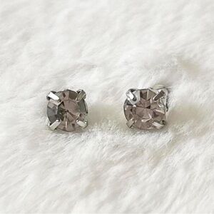 5/$15 🩷 MUST BUNDLE Silver-Tone Clear Crystal Stud Earrings